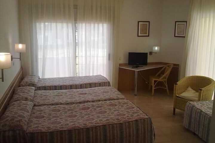 Room 5 of 65