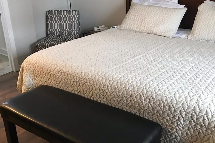 Room 13 of 38