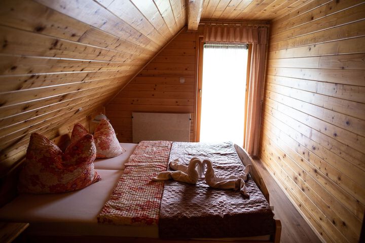 Room 4 of 112