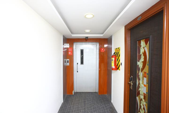 Ballroom/Hall 20 of 23