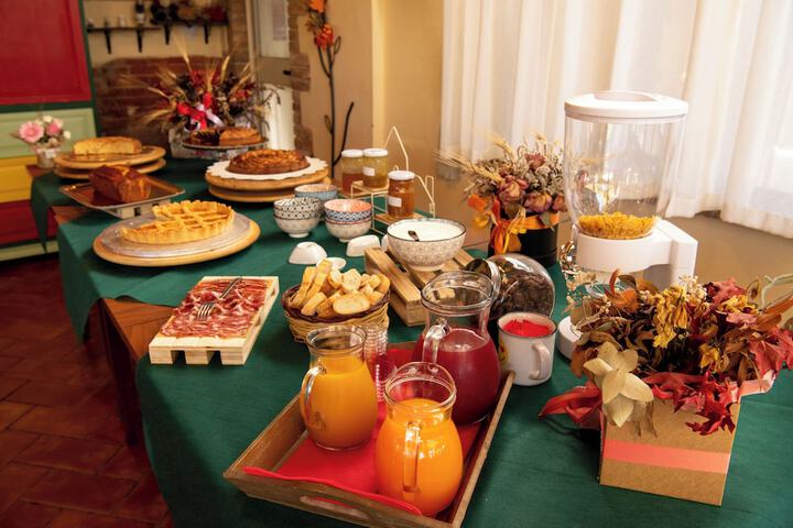 Breakfast/Coffee Service 27 of 34