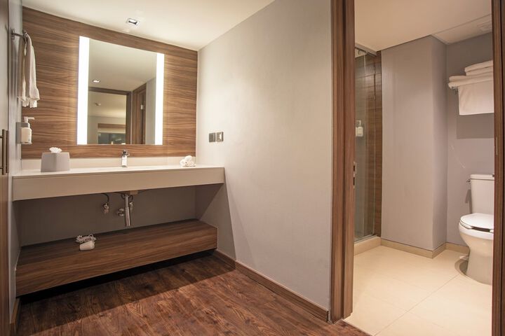Room 30 of 61
