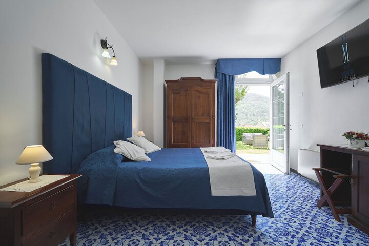 Room 12 of 35