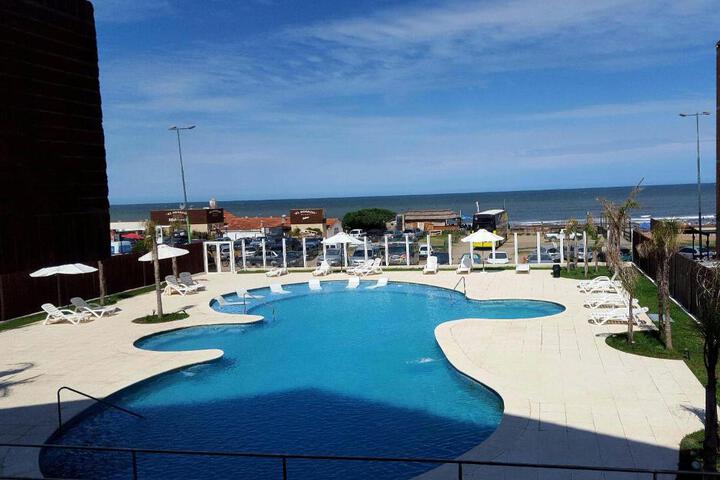 Hotel Reviens