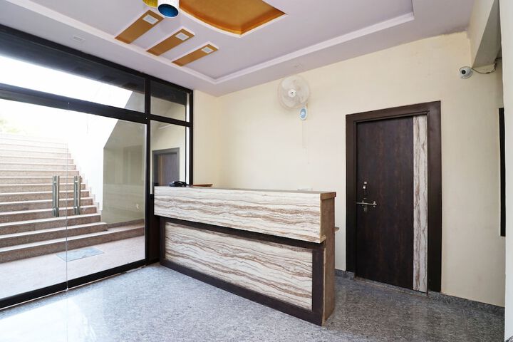 OYO Grand Sudershan HS
