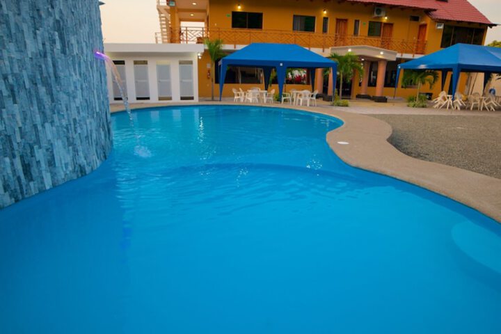 Pool 24 of 44