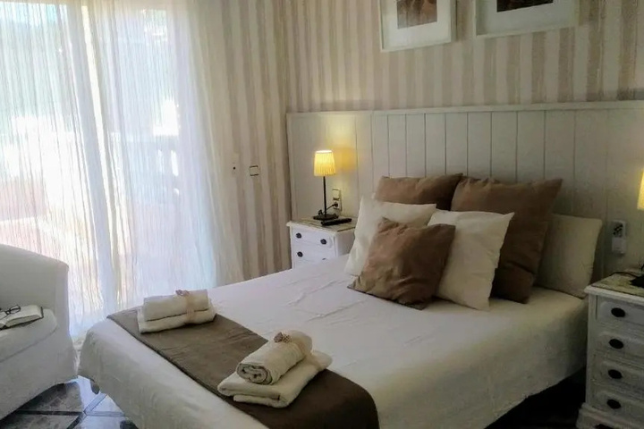 Room 2 of 19