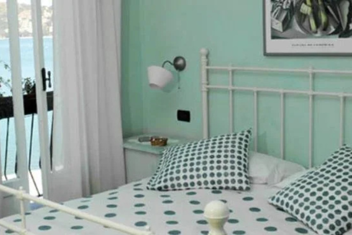 Room 3 of 17
