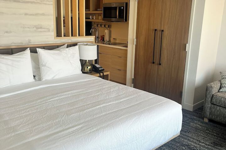 Room 12 of 41