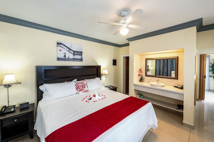 Room 5 of 60