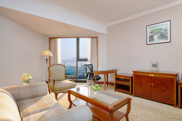 Room 32 of 70