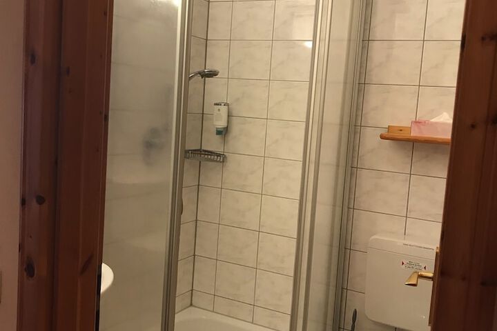 Room 35 of 87