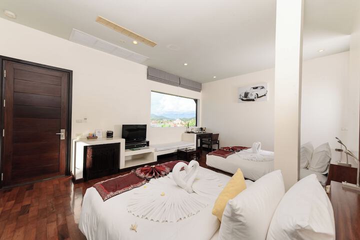 Room 4 of 227