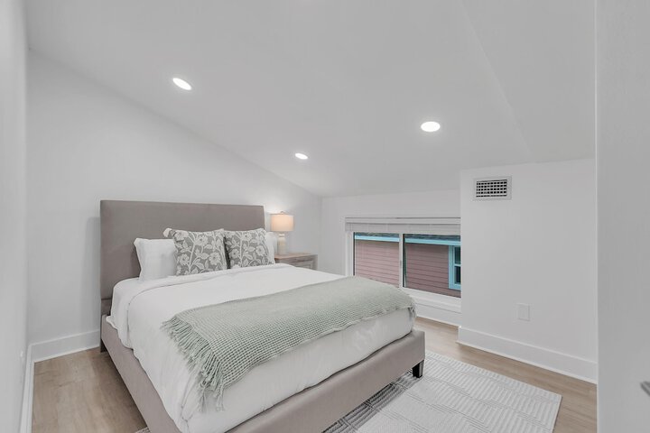 Room 40 of 191