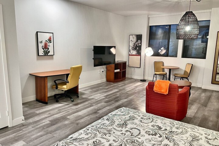 Room 5 of 60
