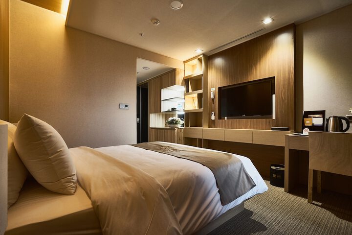 Room 14 of 95