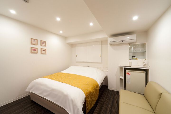 Room 8 of 27