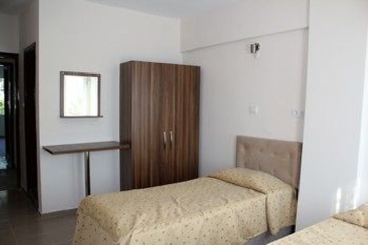 Room 3 of 13