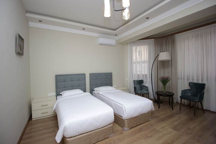 Room 5 of 42