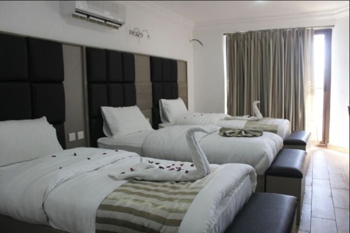 Room 14 of 36