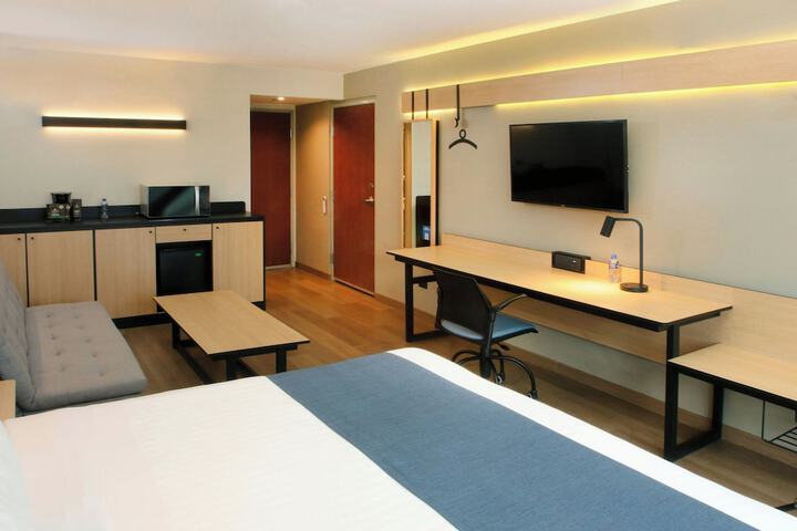 Room 6 of 55