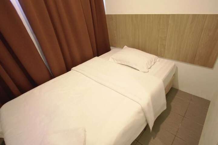 Room 14 of 27