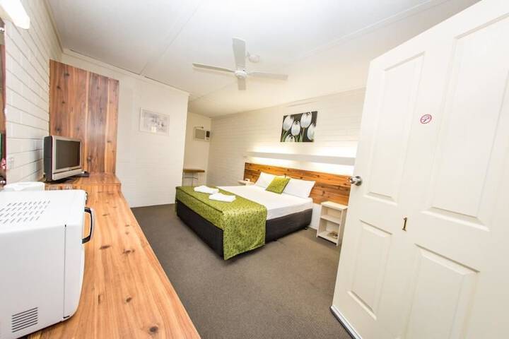 Room 4 of 53