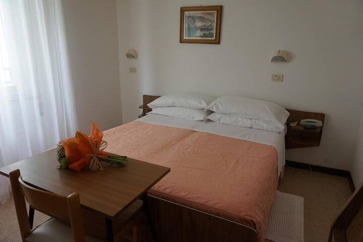 Room 5 of 44