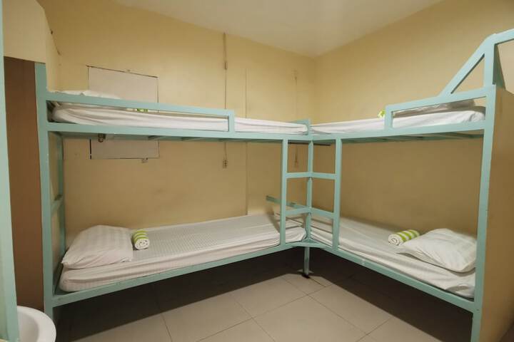 Room 30 of 52