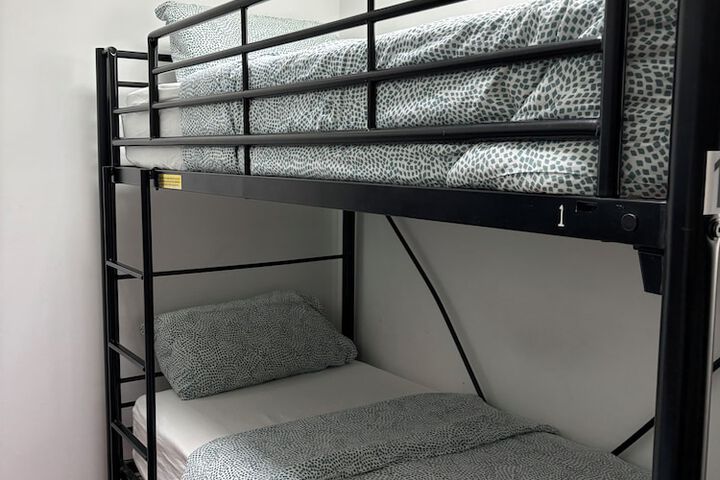 Room 12 of 33