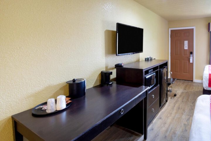Room 10 of 23