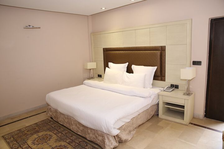 Room 6 of 51