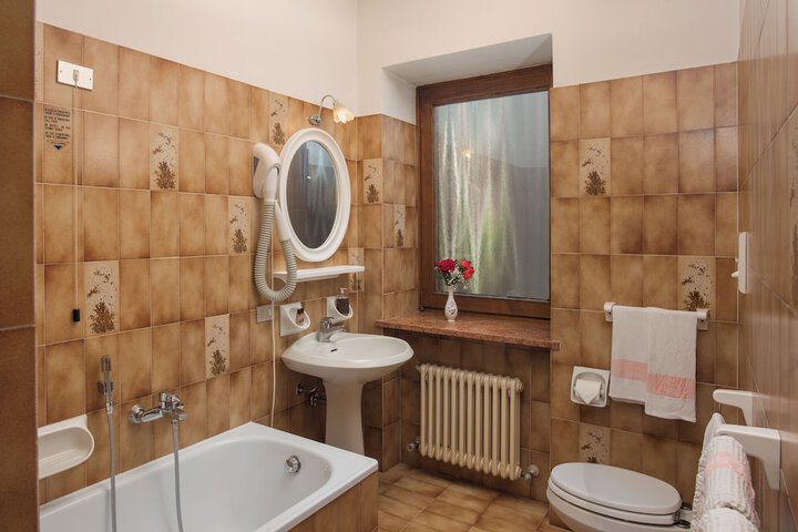 Room 15 of 23