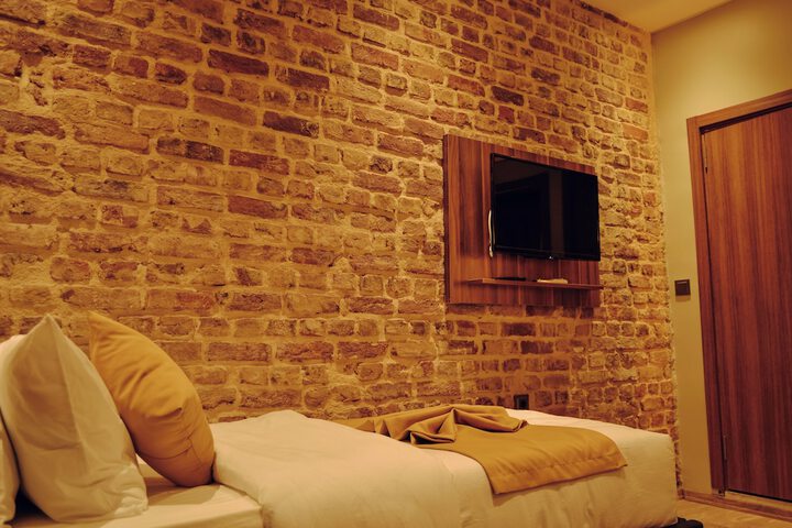 Room 33 of 54