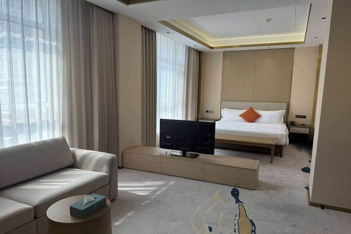 Room 10 of 23