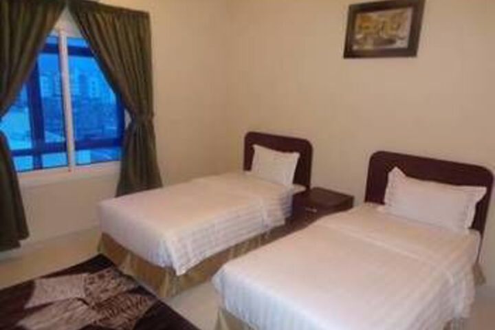 Room 3 of 10