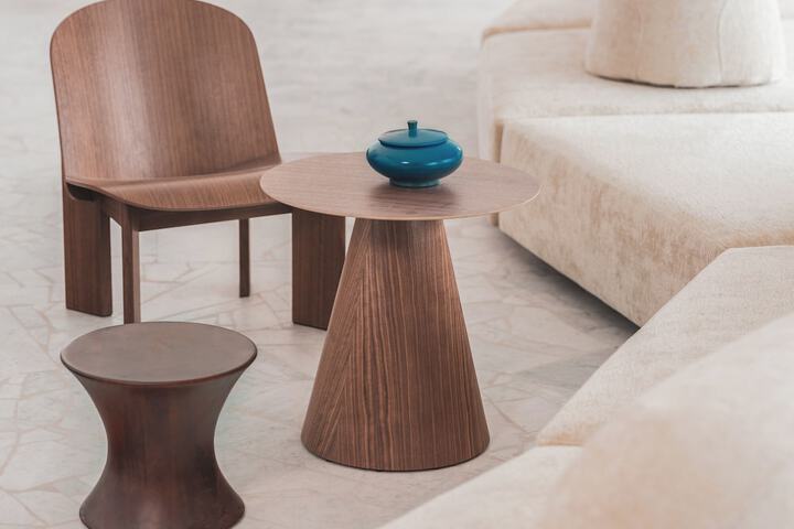 Lounge 70 of 103