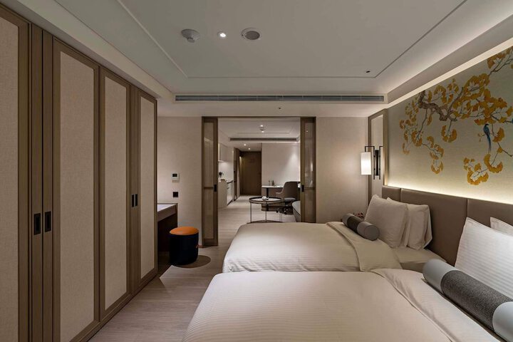 Room 6 of 79