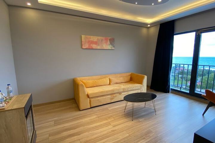 Room 6 of 24
