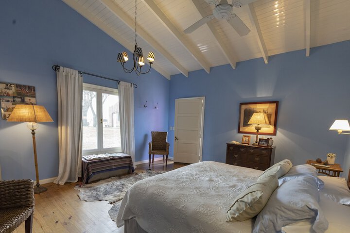 Room 10 of 48