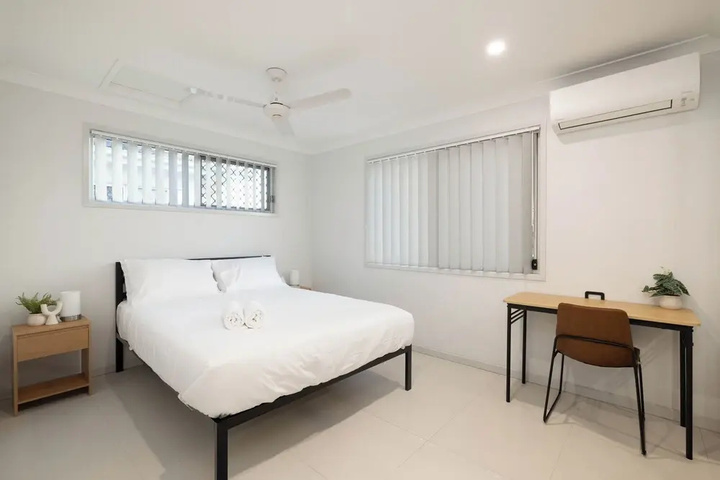 Room 4 of 15