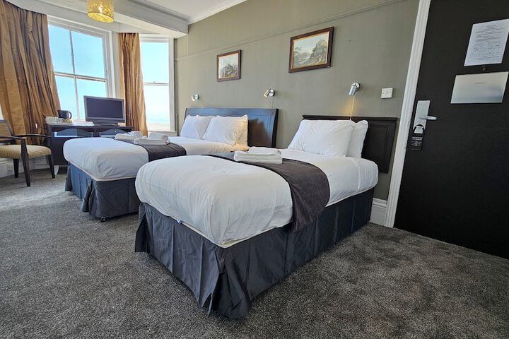 Room 2 of 17