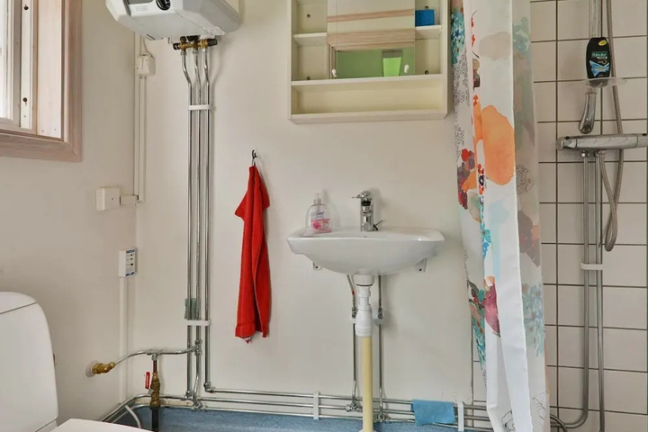 Room 7 of 14