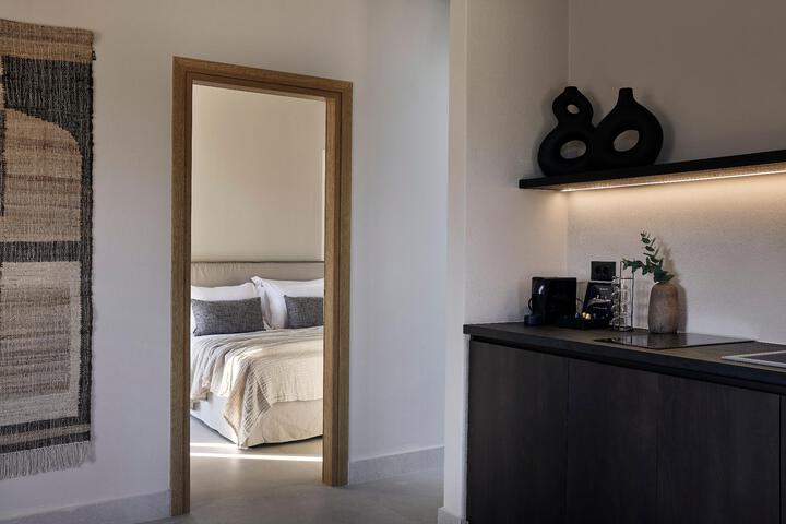 Room 3 of 43