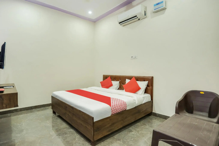 Oyo 75886 Hotel Relation