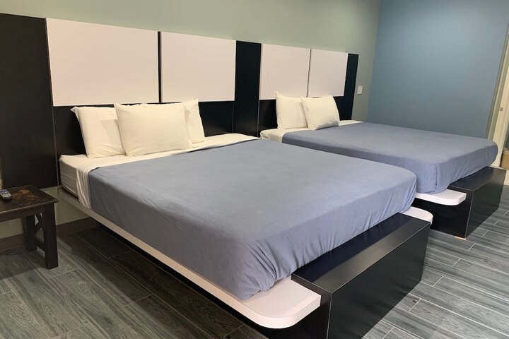 Room 13 of 35