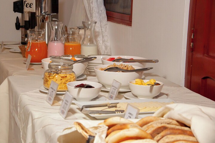 Breakfast/Coffee Service 40 of 54