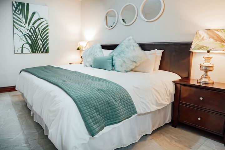 Room 10 of 73