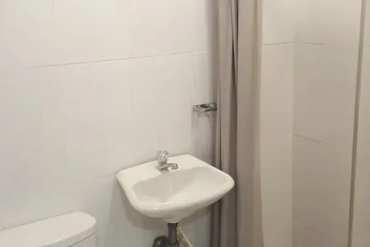 Room 8 of 11