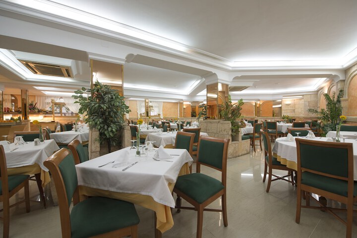 Hotel 44 of 52